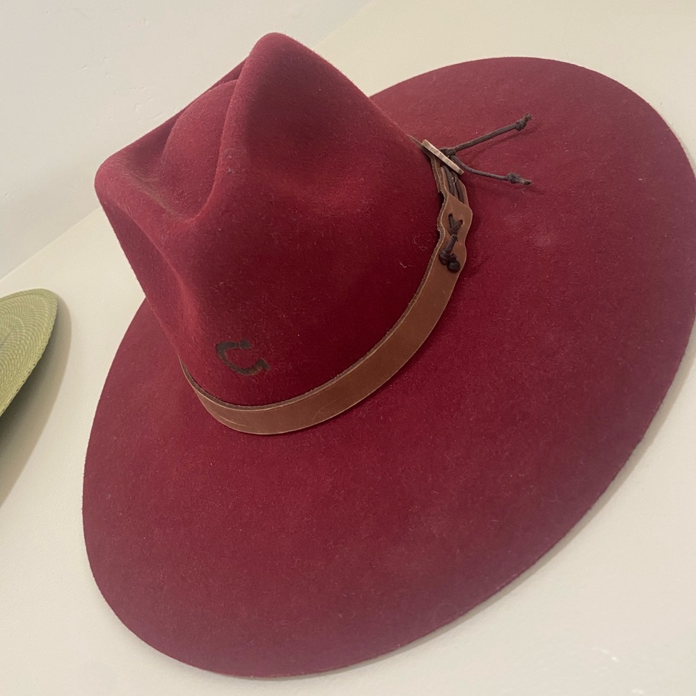 Women’s Burgundy Wool Felt Wide-Brim Hat with Leather Band